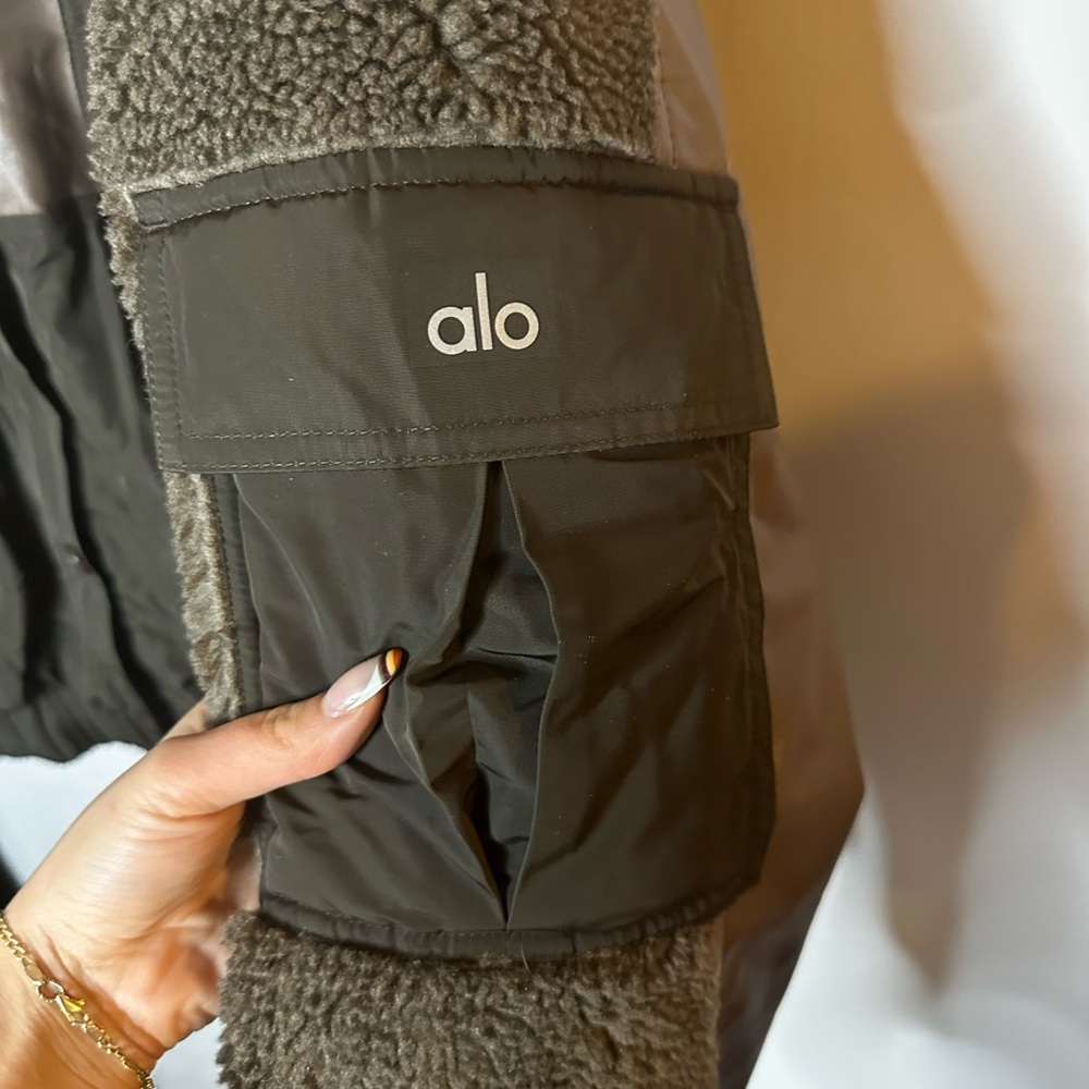 ALO Yoga Brown Cargo Utility Jacket Womens size Small - Picture 4 of 6